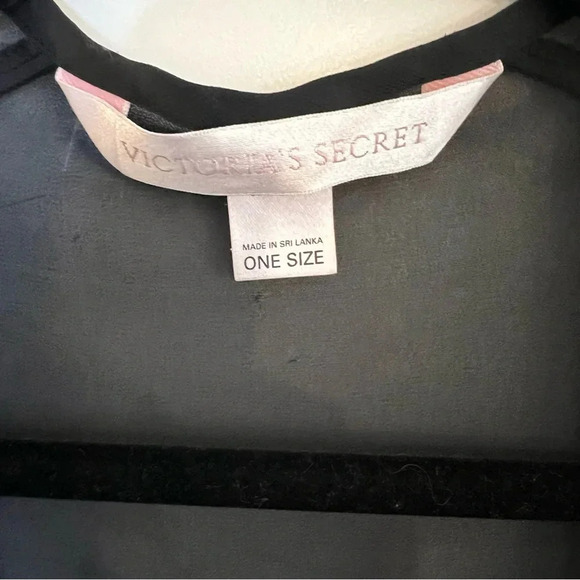 Victoria Secrets women’s duster - Picture 2 of 3